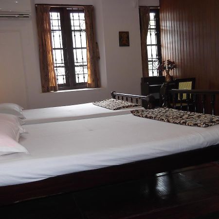 Madeleine Inn Kochi Екстер'єр фото